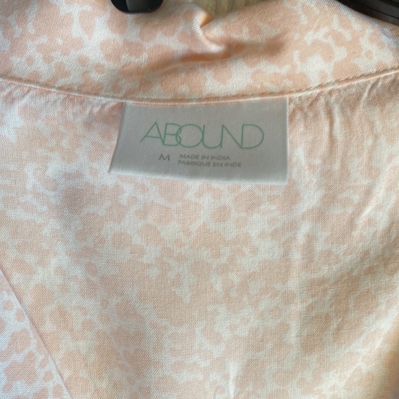 NWT Pink and White Abound Cropped Blouse - Picture 2 of 3